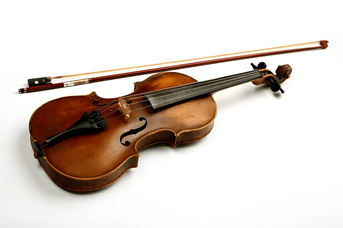 Fiddle vs Violin (Understanding the Key Differences and Similarities)