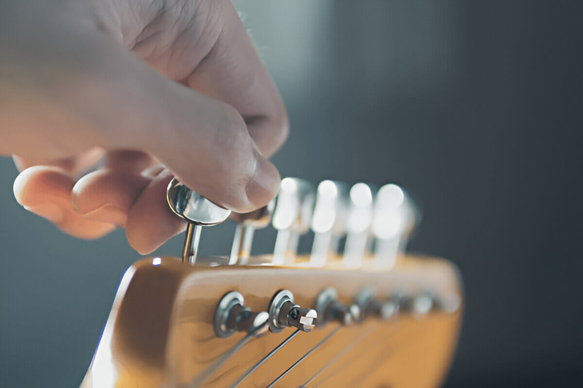 How to Tune a Guitar (An Essential Guide for Beginners)